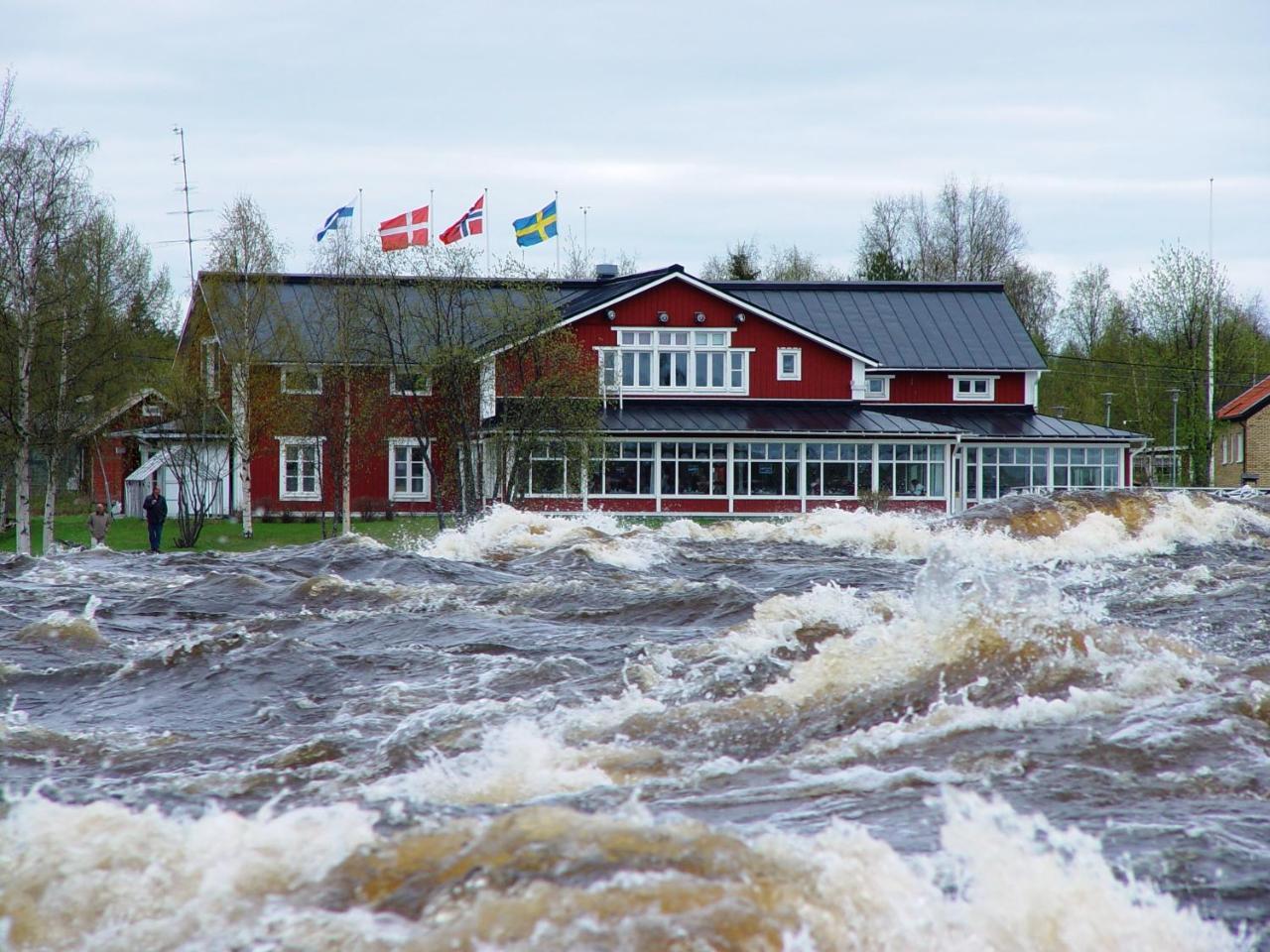 Kukkolaforsen Turist & Konferens Hotel Kültér fotó